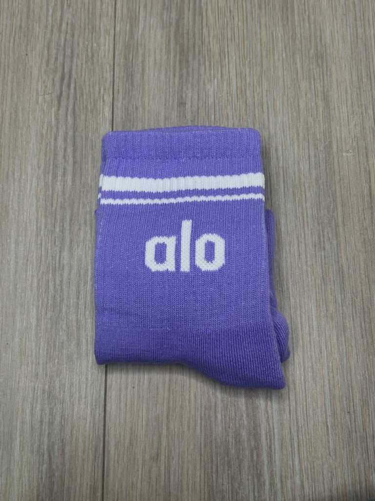 alo calcetines morados