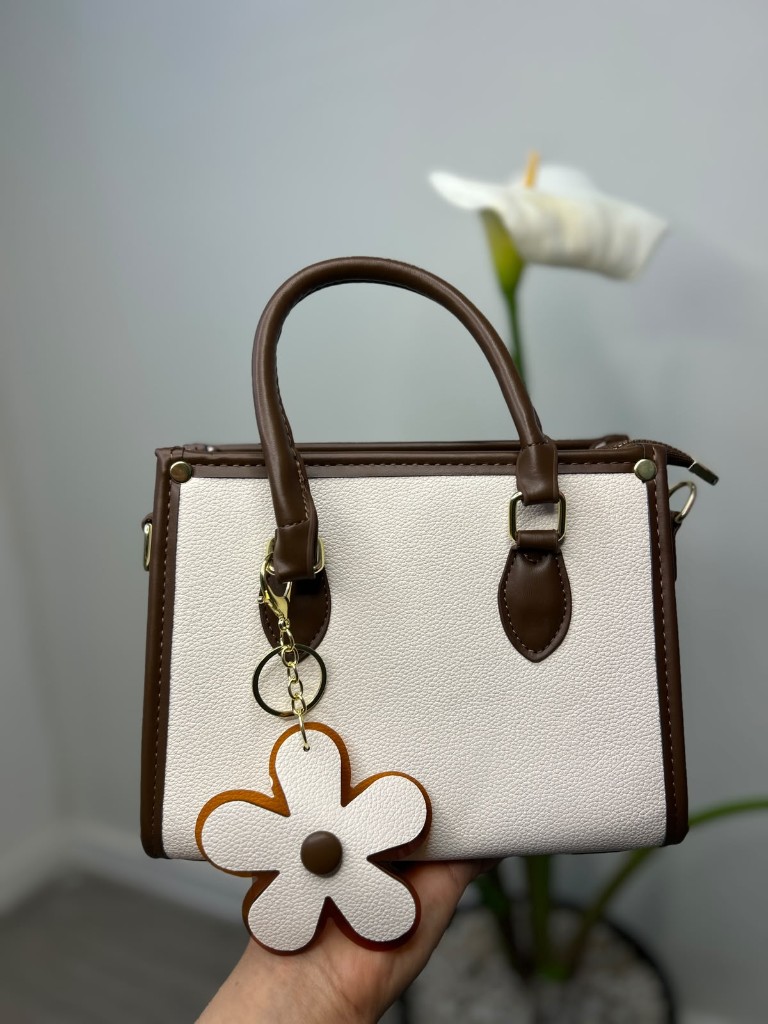 Cartera beige y cafe