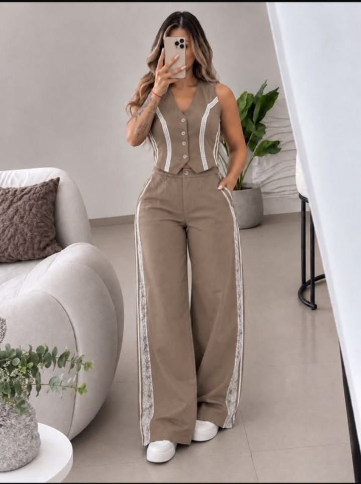 Conjunto cafe pantalon y chaleco