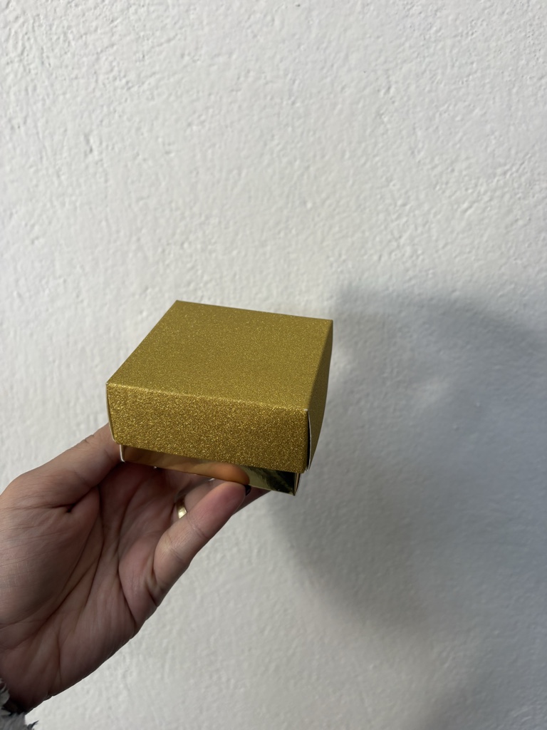 Caixa dourada glitter
