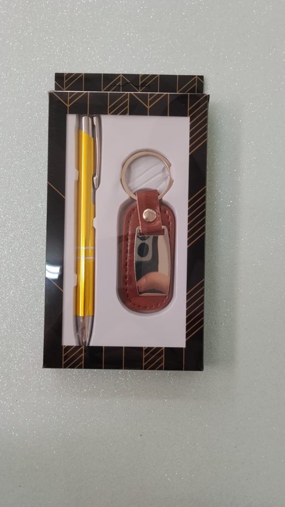Chaveiro com caneta dourado