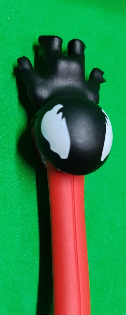 FIGURA VENON LENGUA LARGA