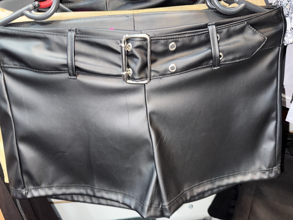 011 short cinto