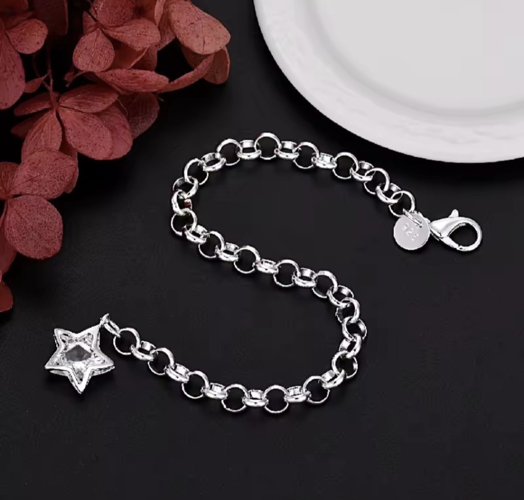 Pulsera plateada estrella