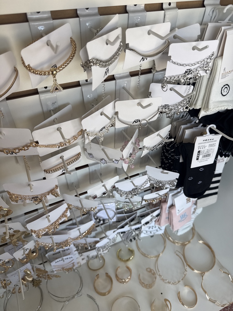 Pulseras varias
