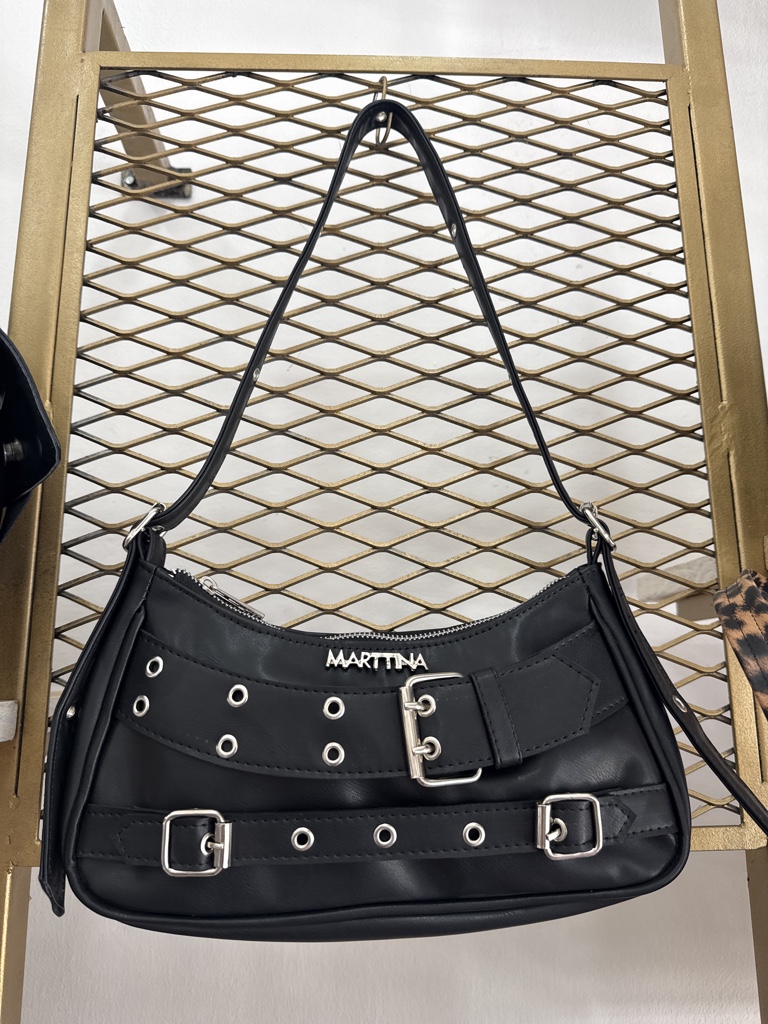 Mini bag herrajes negra
