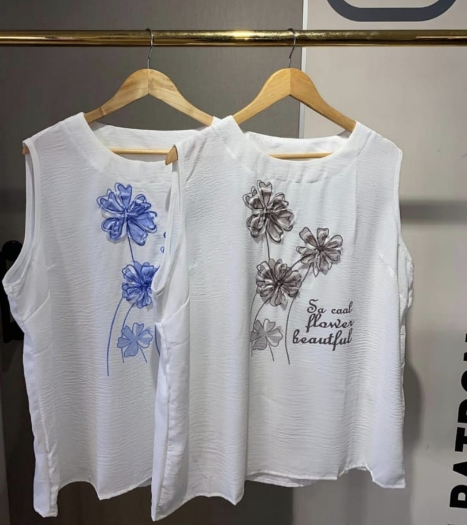 musculosa en flores