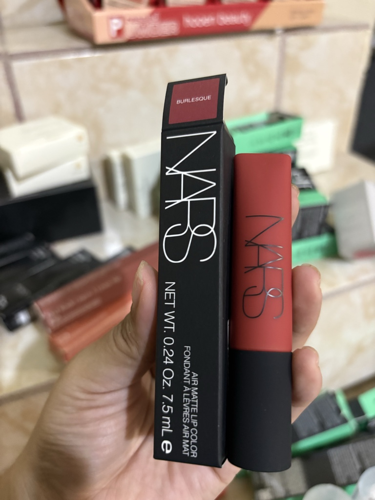 Labial NARS tono BURLESQUE