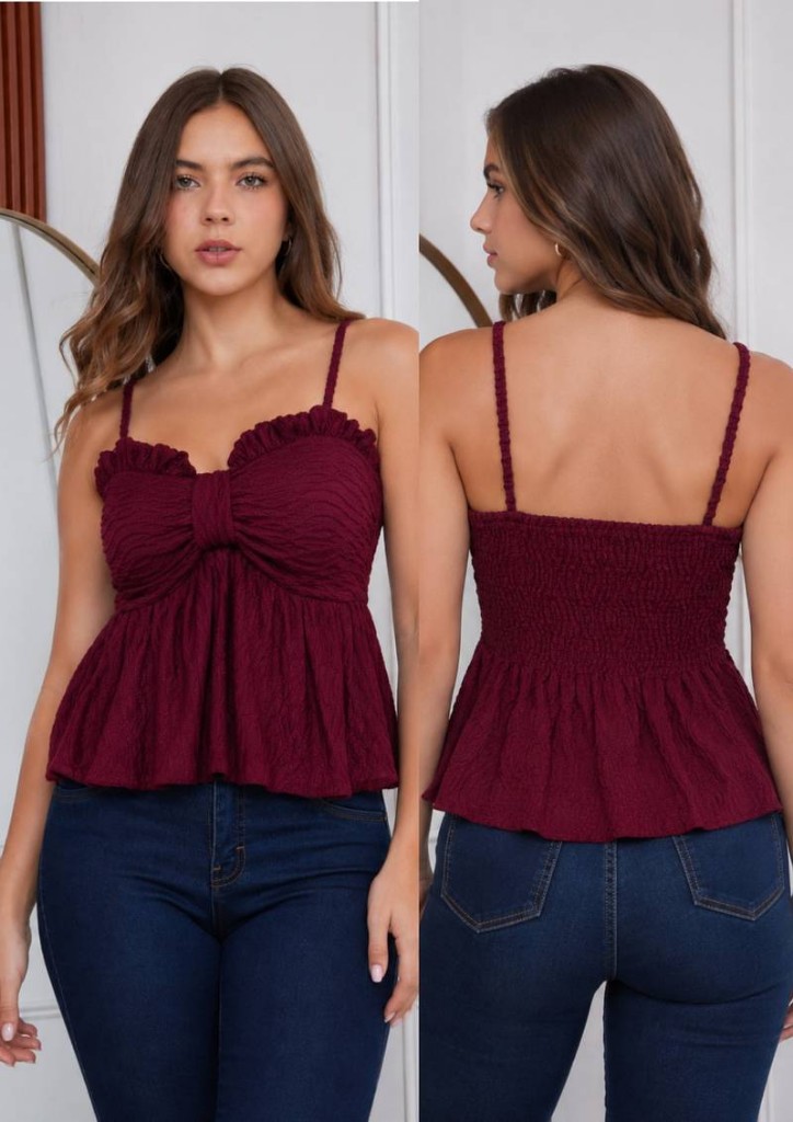 Blusa roja con diseño de lazo
