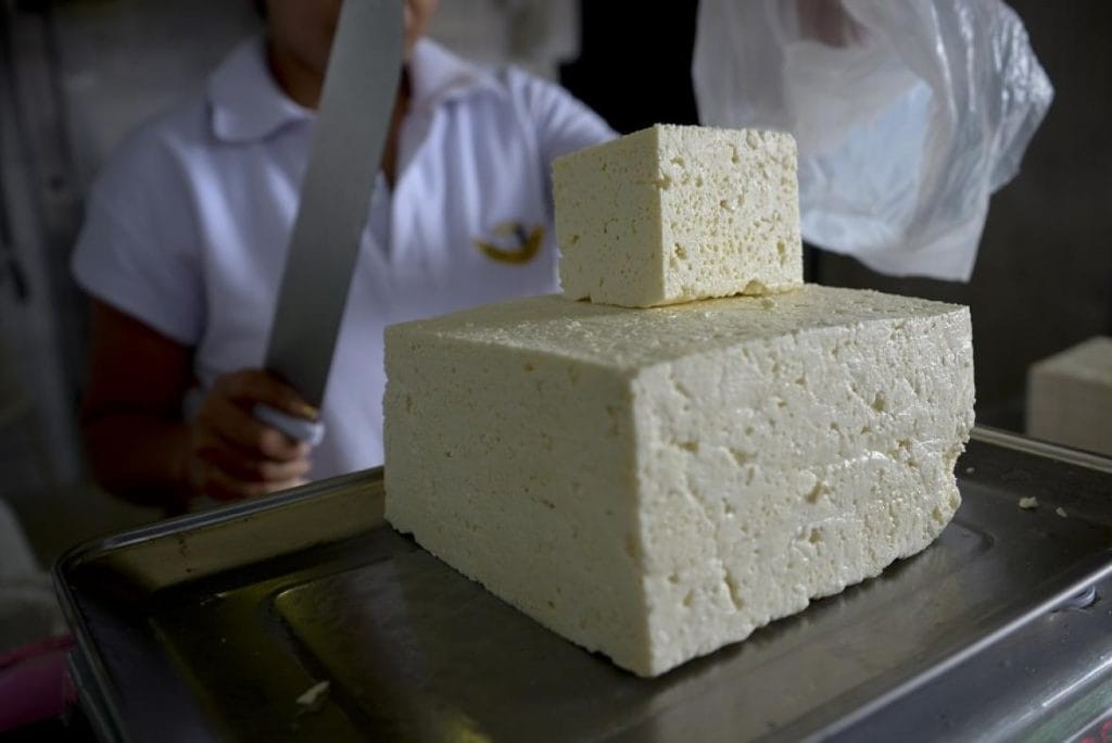Queso cost * lb