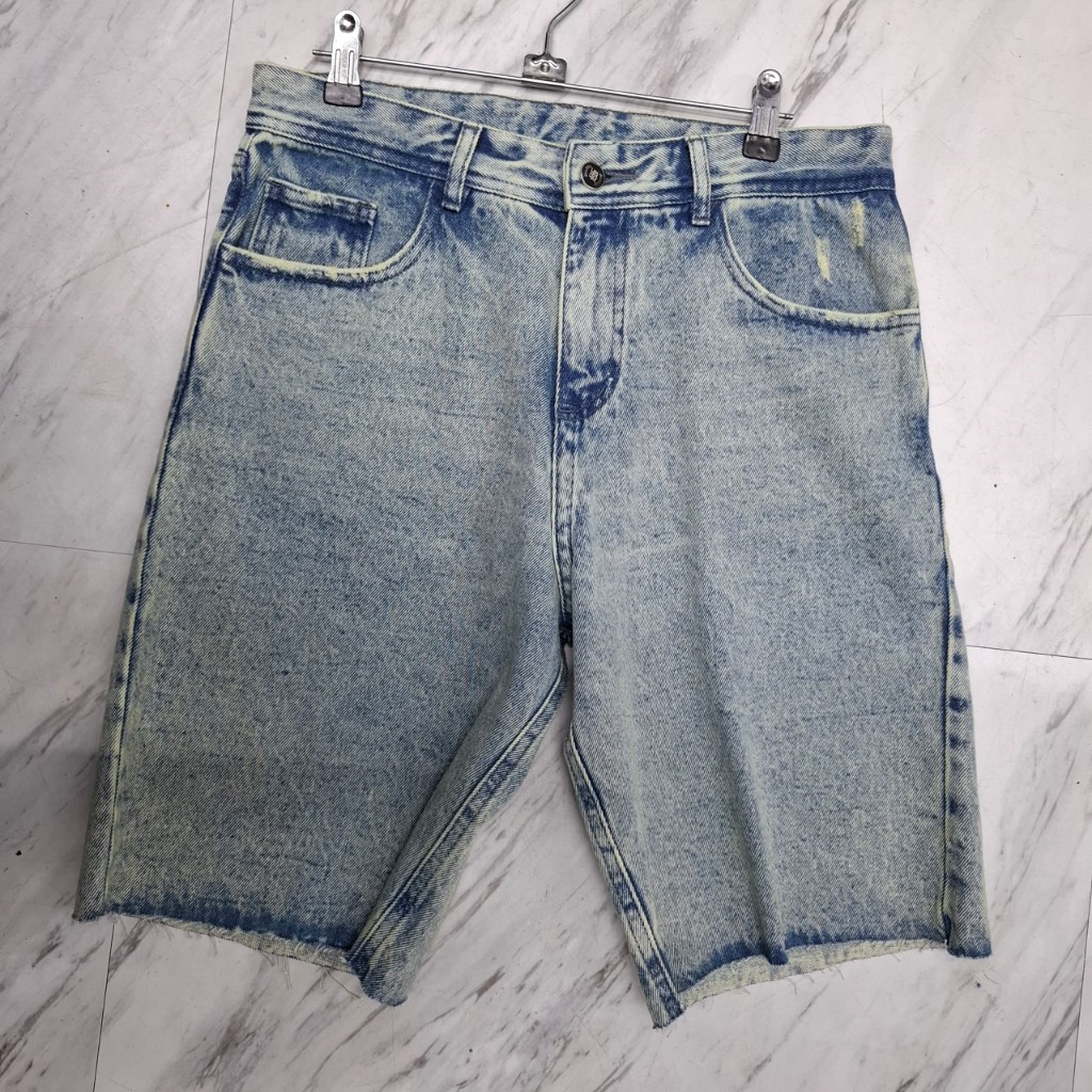 BERMUDA DE JEANS 1