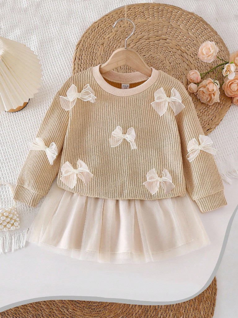 Conjunto de Falda tipo tutú y Suéter beige con lazos transparentes