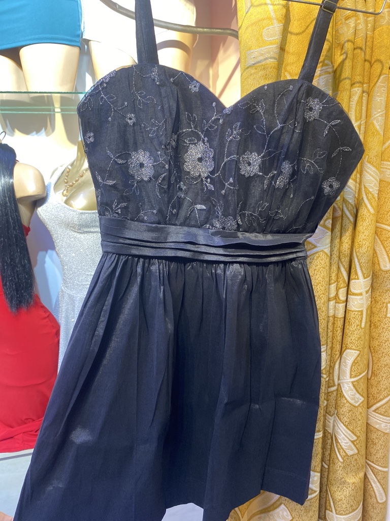Vestido esta full tafeta