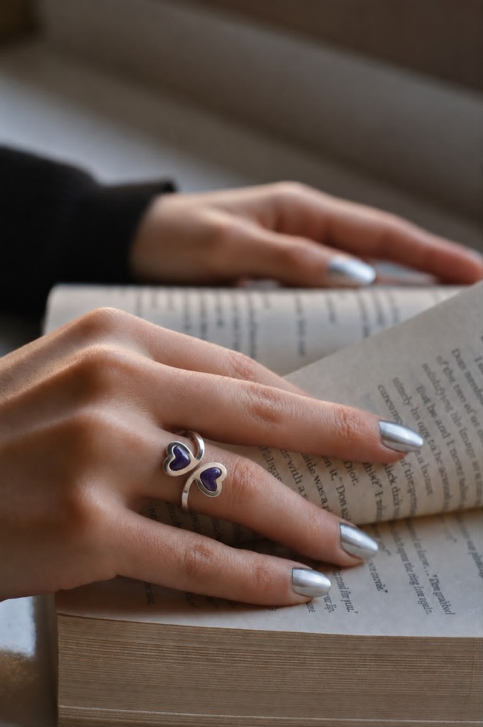 Anillo Plateado Corazones