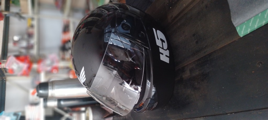 H5 casco negro