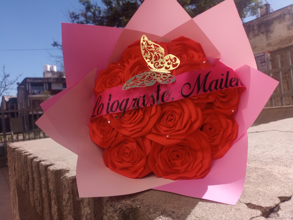 Ramo de rosas rojas
