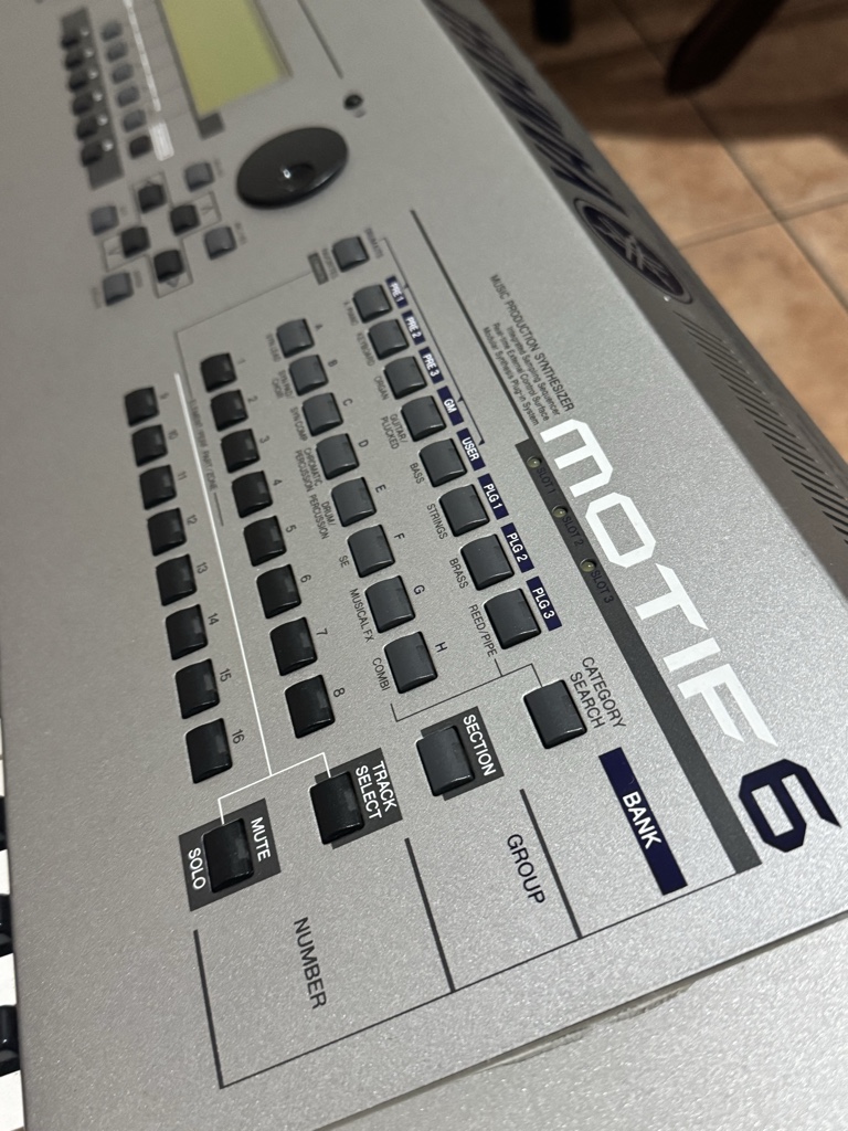Yamaha motif 6