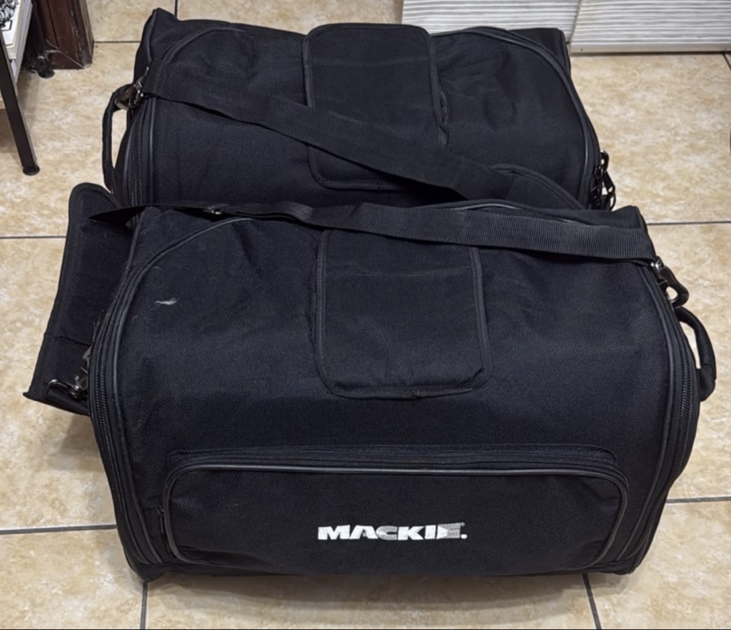 Parlantes mackie VR350