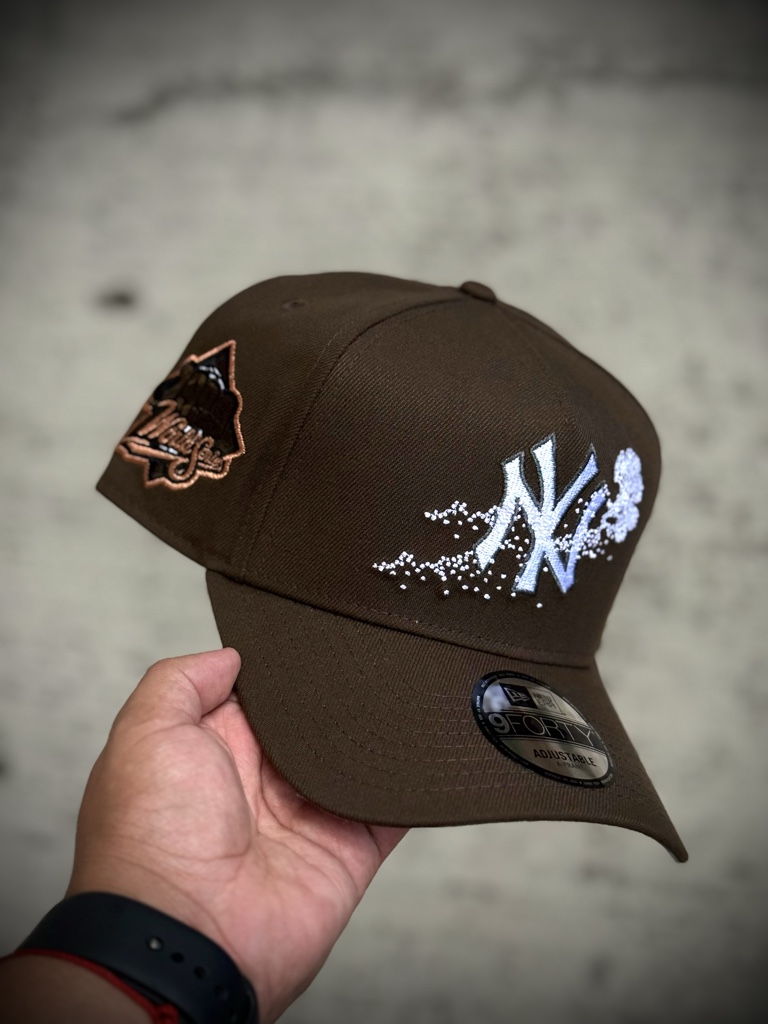 9Forty Yankees Dotted Flower