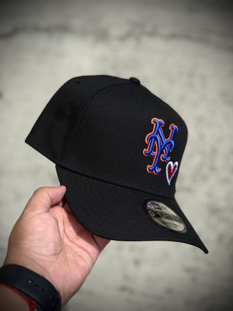 9Forty Mets Heart Black