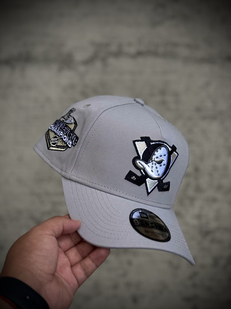 9Forty Ducks Stanley Cup Gris