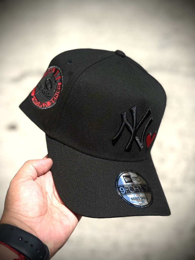 9Forty Yankee Heart All Black Red
