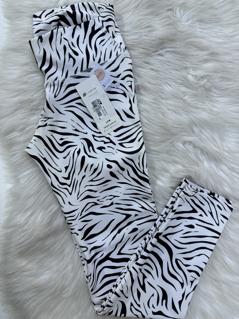 Calza cerrada blanca y negra talle L y XL