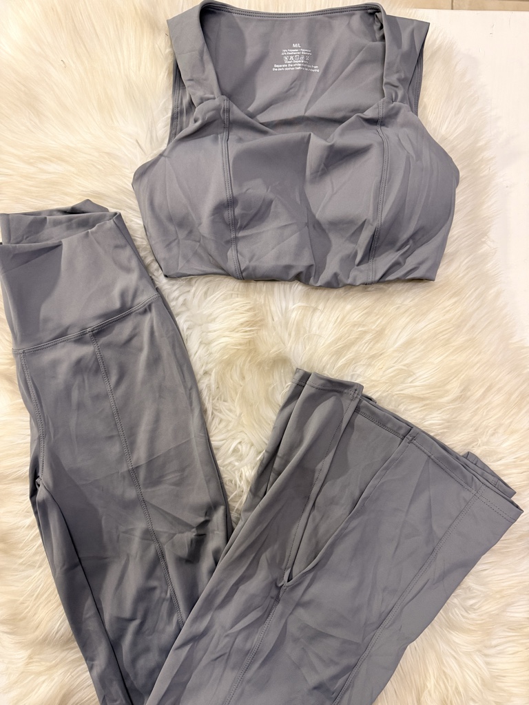 Conjunto gris talle M/L y XL/XXL