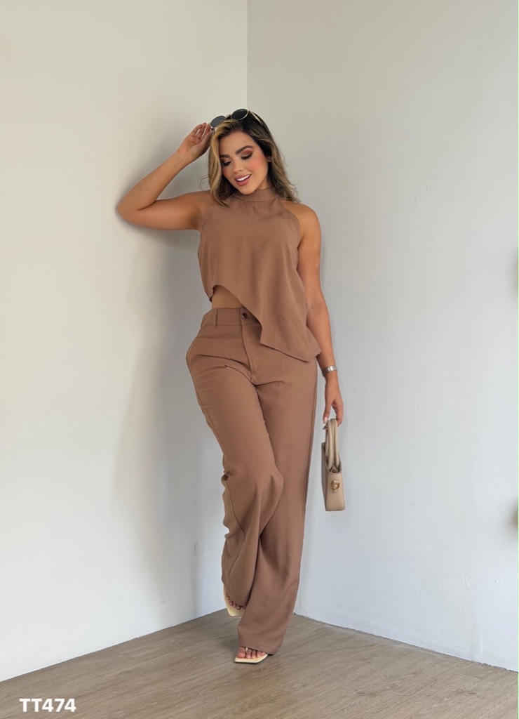 Conjunto cuello pico