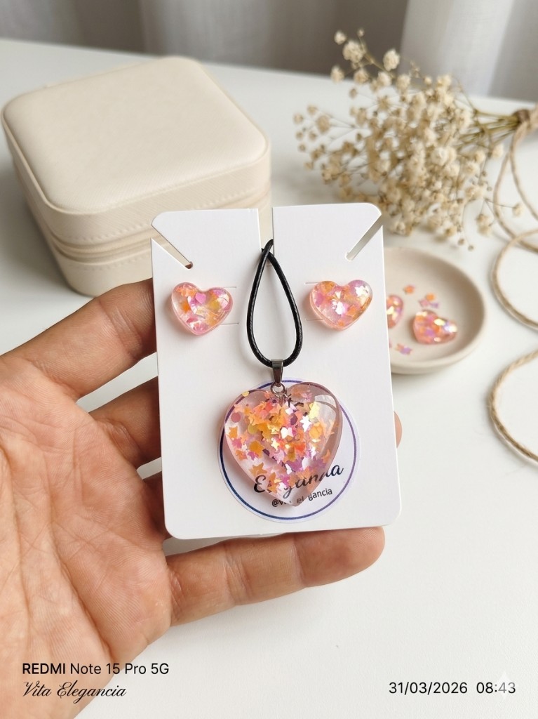 Aretes y collar corazon rosa