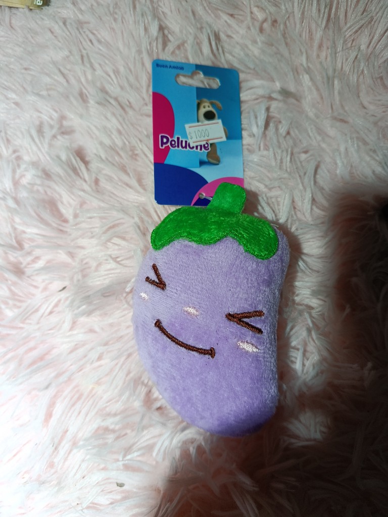 Polucne berenjena peluche