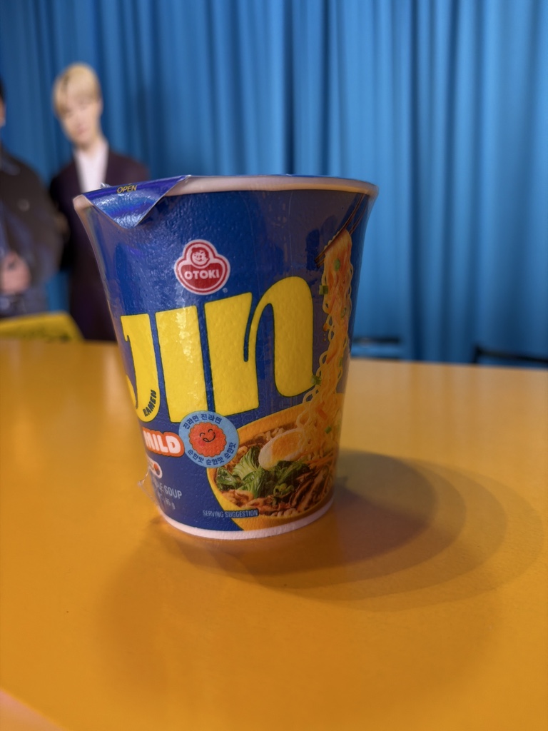 LAMEN JIN BTS frutos do mar meio picante
