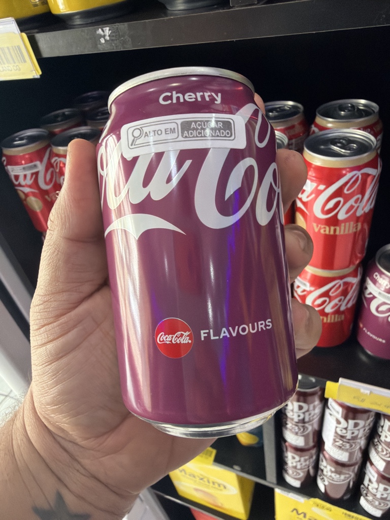 Coca-Cola cereja lata