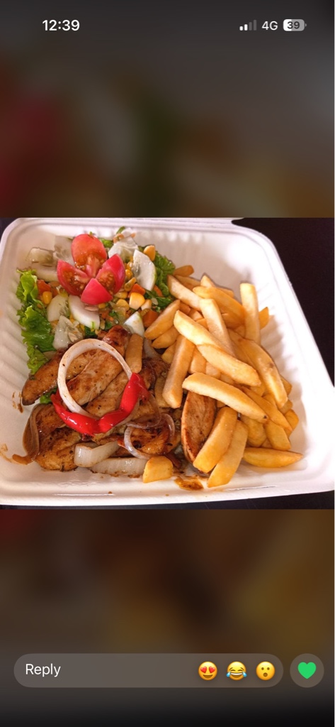 Fajitas con papas y ensalada