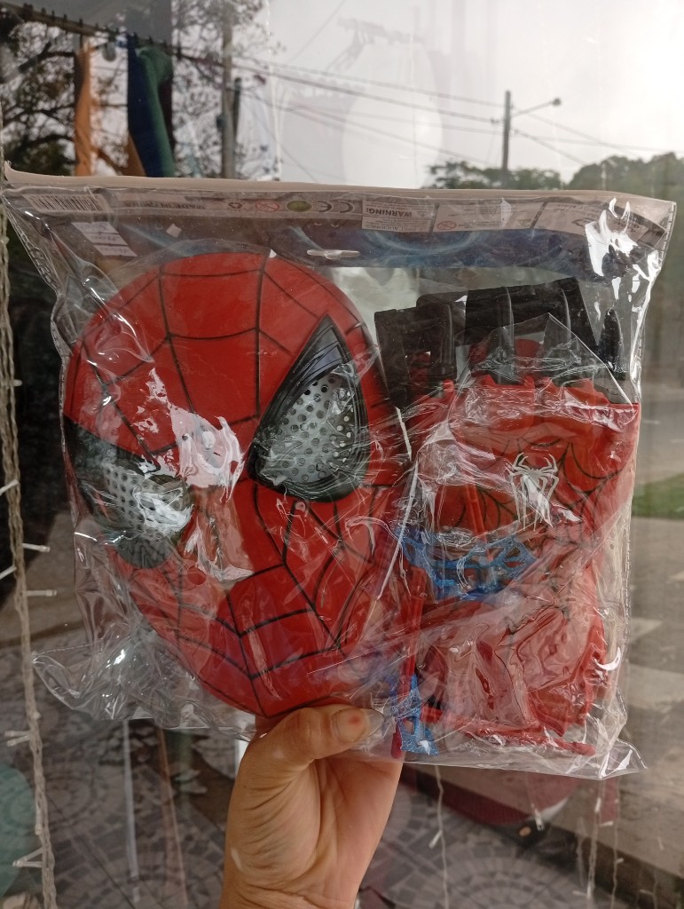J0023 máscara y puño spiderman