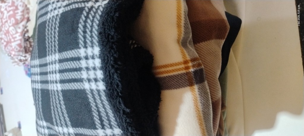 A0134 Ponchos Lisos y Scoceses
