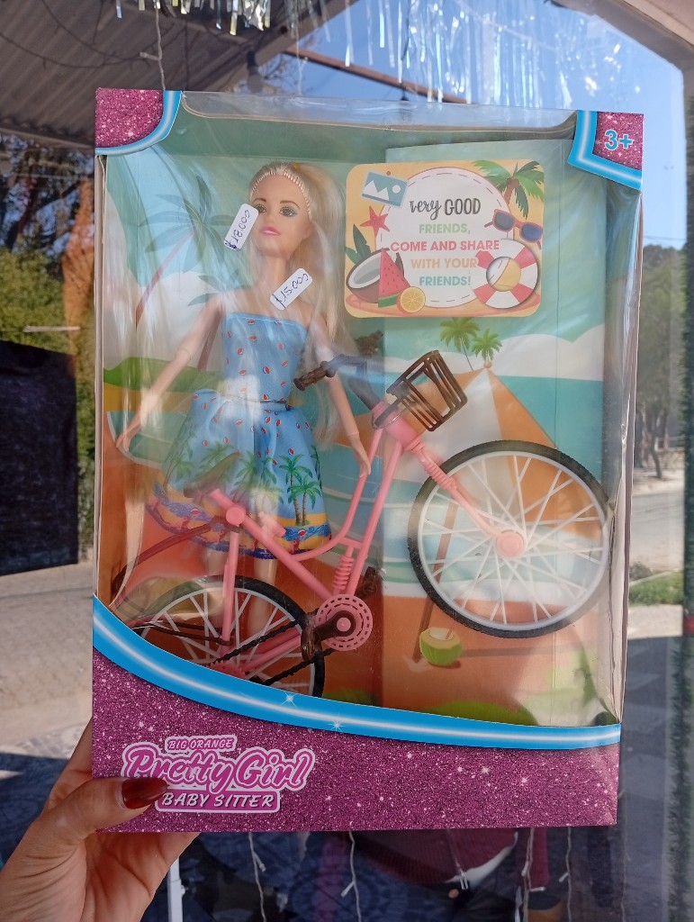 J0017 Barbie bicicleta