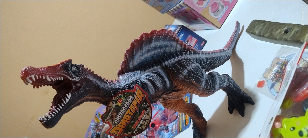 J0319 Dinos Goma Grandes