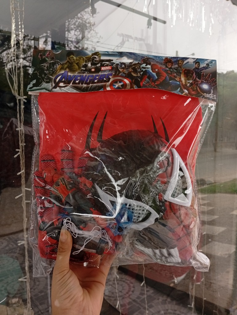 J0021 mascara spiderman/venom