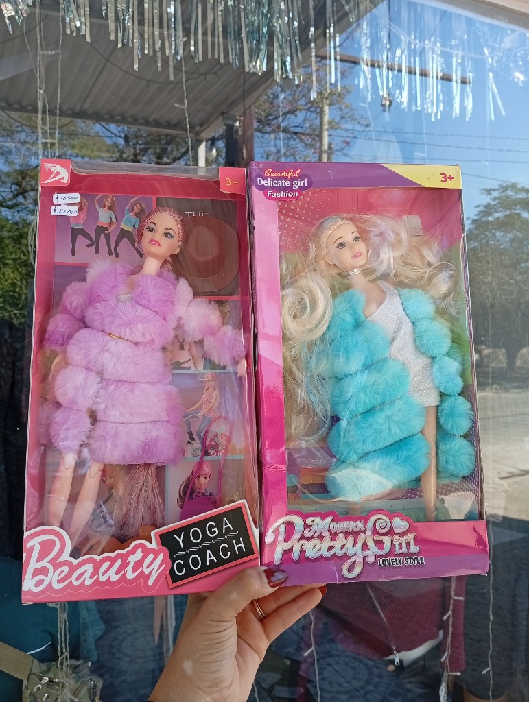 J0012 Barbie yoga coach