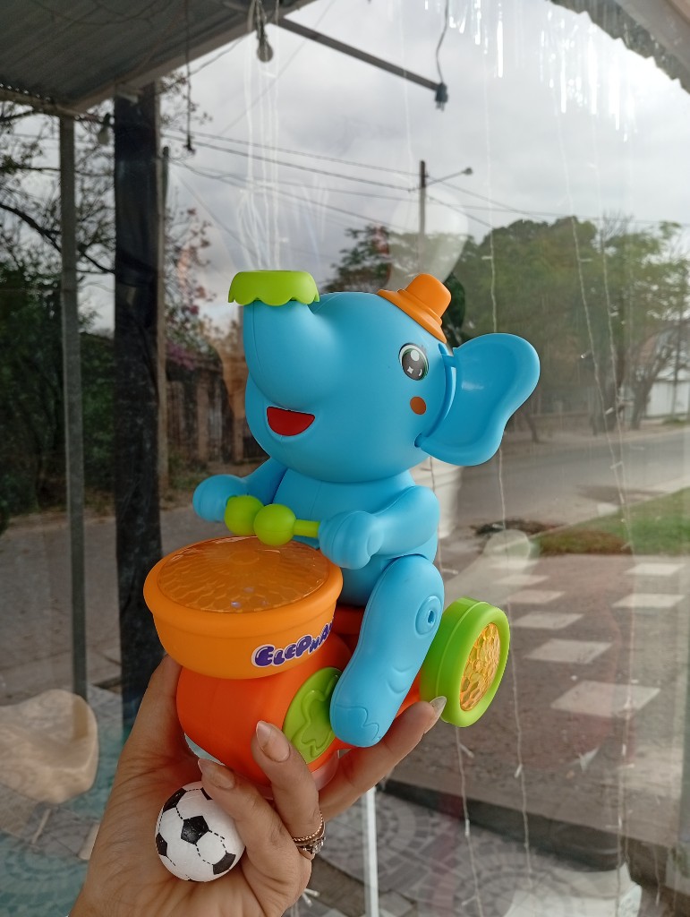 J0036 elefante musical