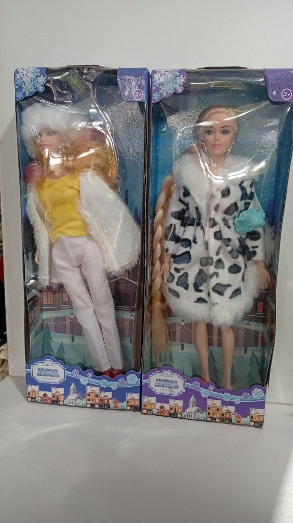 J0138 Barbie invierno