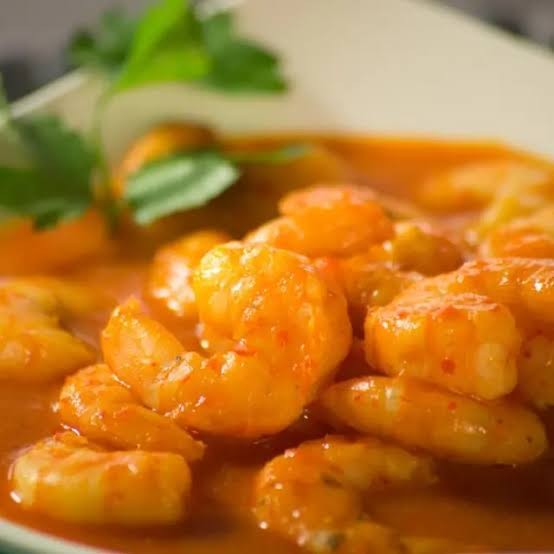 Camarones en salsa