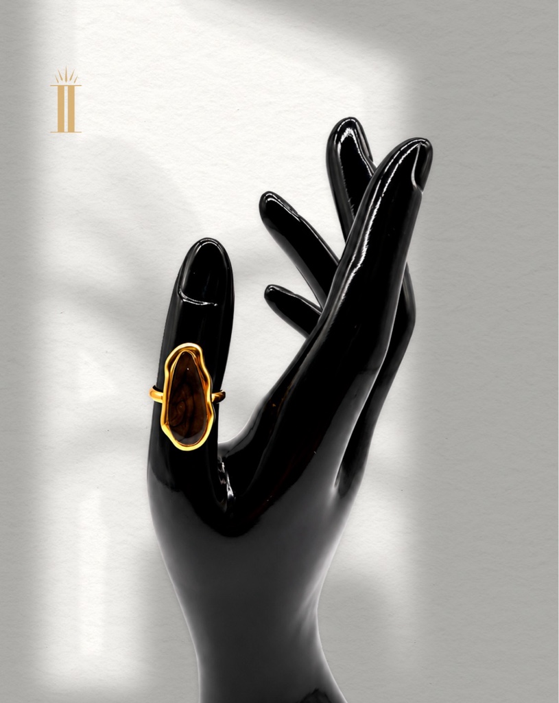 Anillo dorado concha irregular negro acero inoxidable