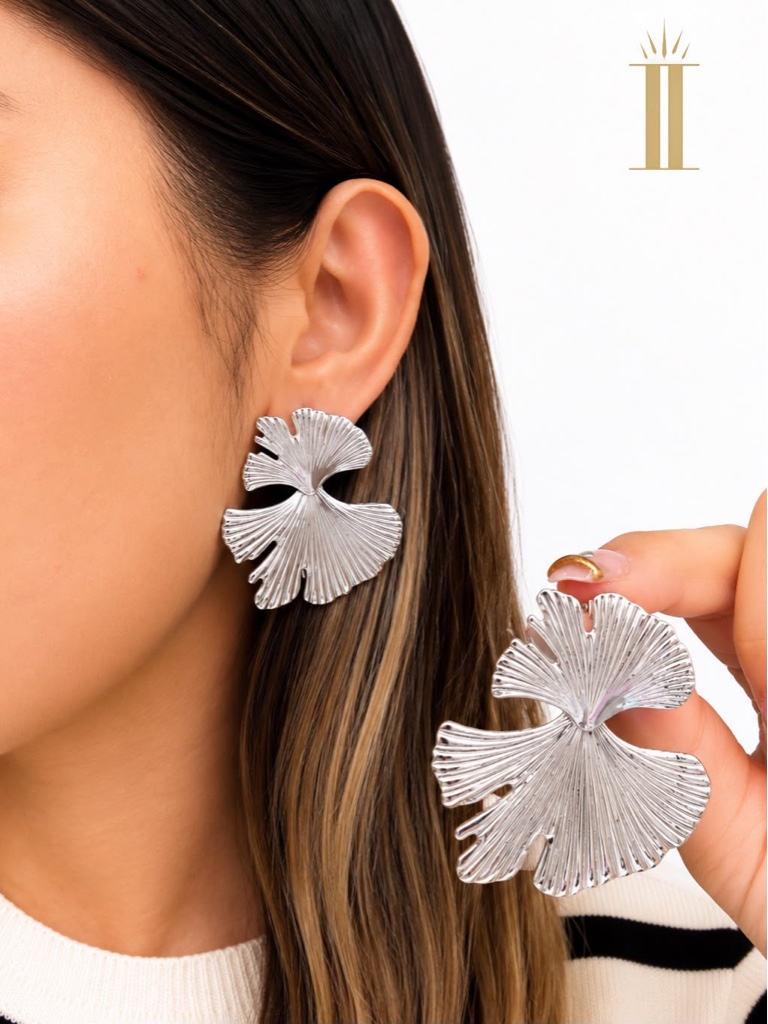 Aretes plateados flor irregular, acero inoxidable