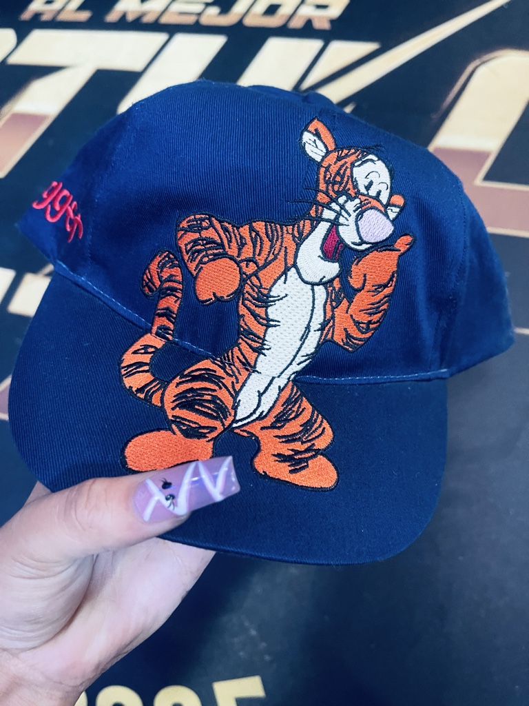 Semi Logo Tigger🍀