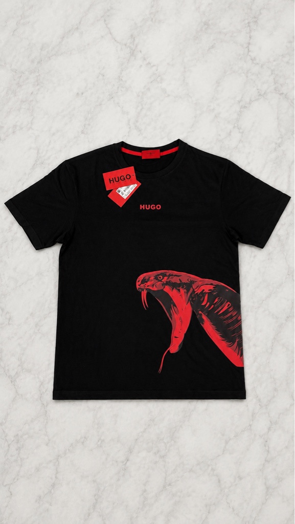 HUGO serpiente polera negra