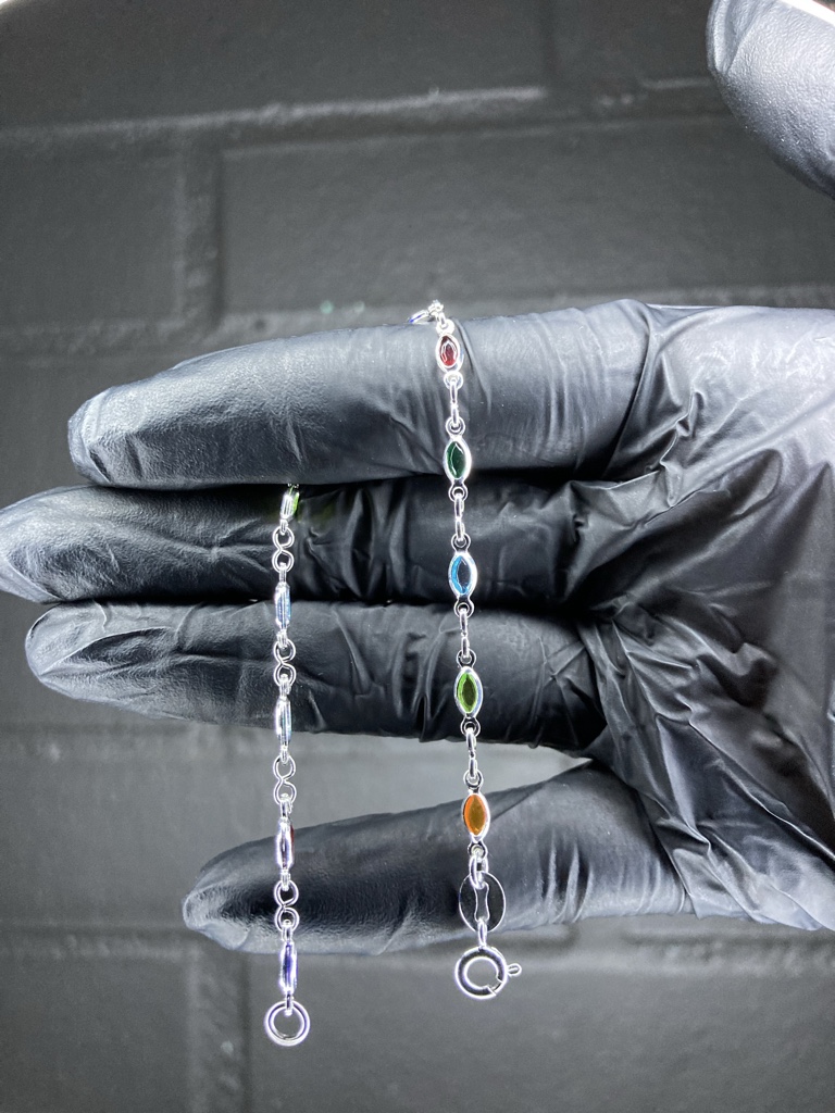 Pulsera con circones multicolores