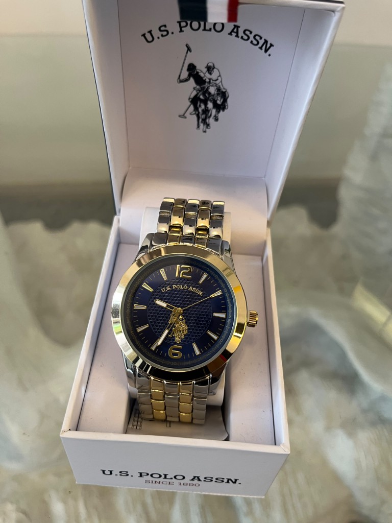 Reloj Dorado y Plateado Con Caja Azúl