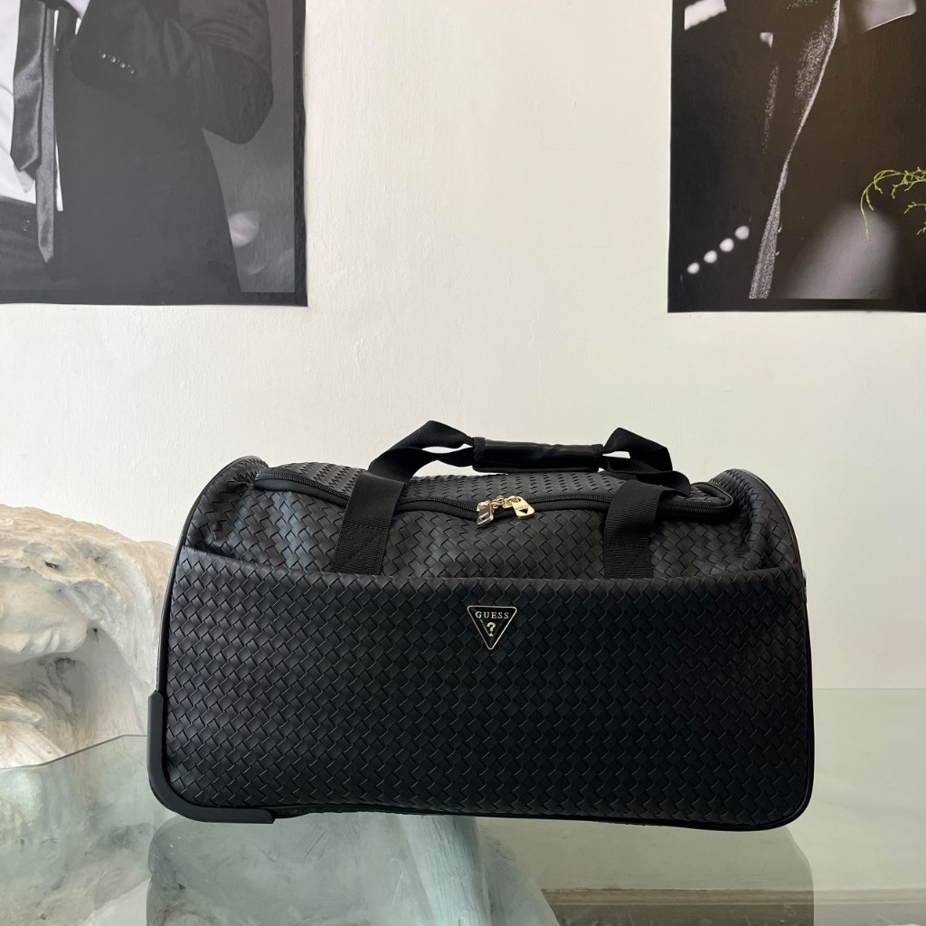 Hermosa Maleta Guess Con Textura
